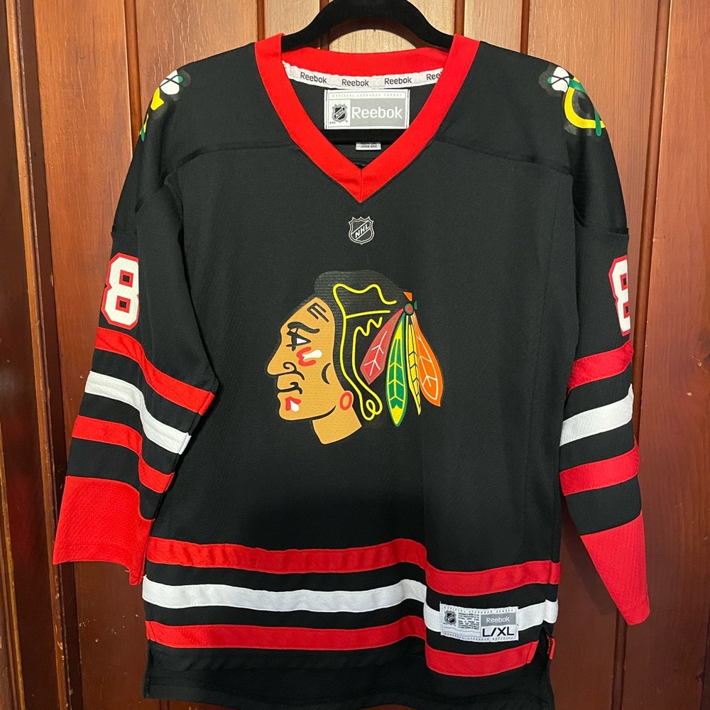 Youth L/XL Blackhawks Patrick Kane Jersey